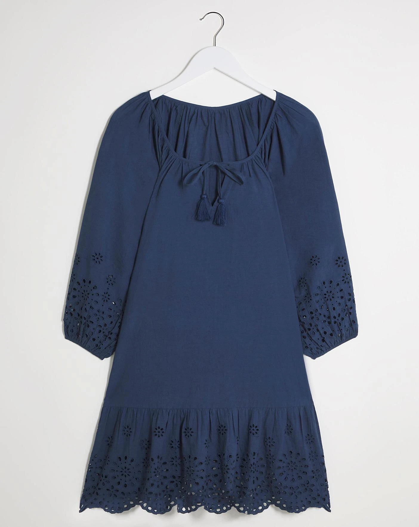 Vibrant Islands Cotton Broderie Anglaise Beach Kaftan| Navy 2 Vibrant Islands Cotton Broderie Anglaise Beach Kaftan| Navy - Image 2