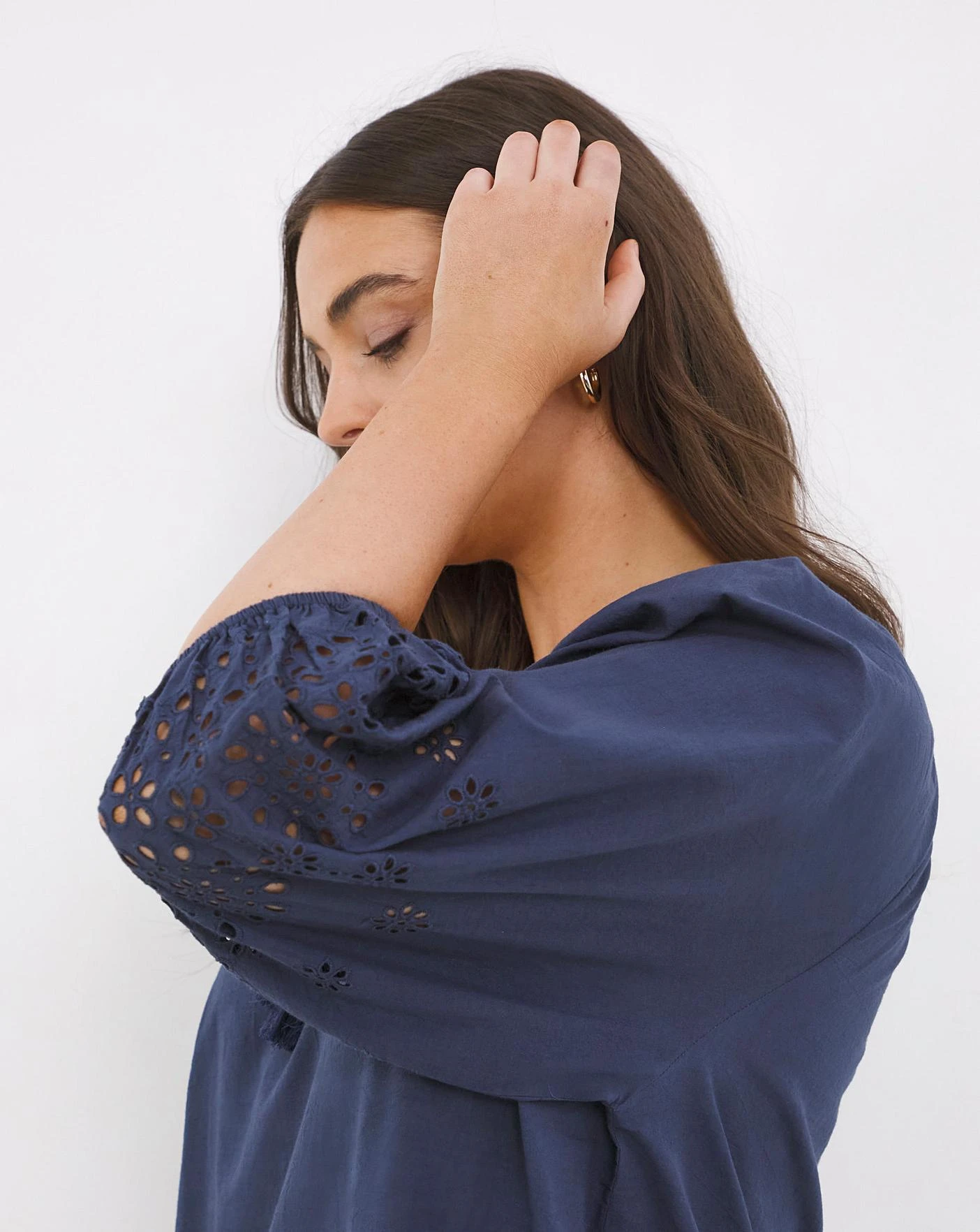 Vibrant Islands Cotton Broderie Anglaise Beach Kaftan| Navy 5 Vibrant Islands Cotton Broderie Anglaise Beach Kaftan| Navy - Image 5