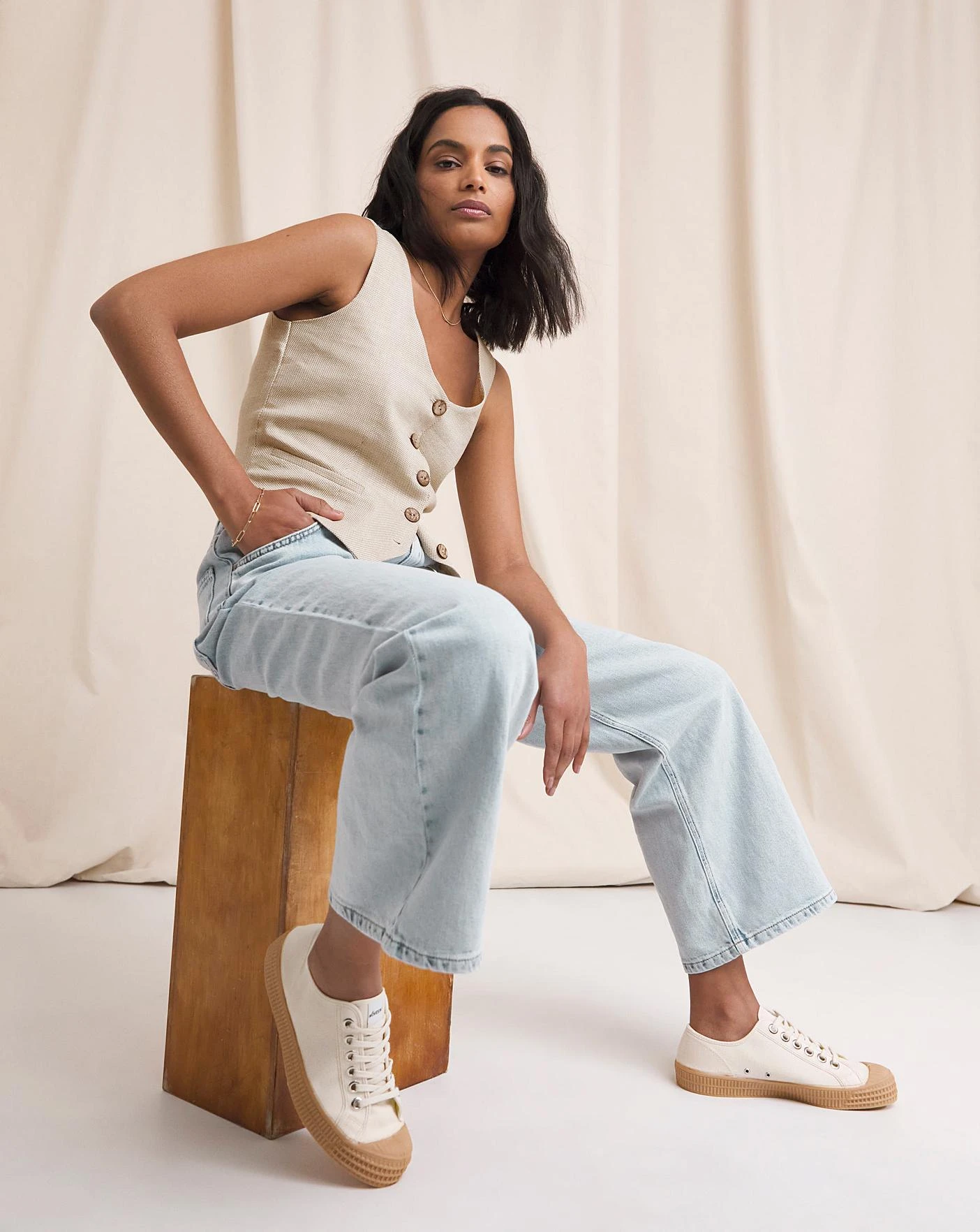 Anise Poppy Bleach Wash Slouch Jeans| Bleach Wash 4 Anise Poppy Bleach Wash Slouch Jeans| Bleach Wash - Image 4