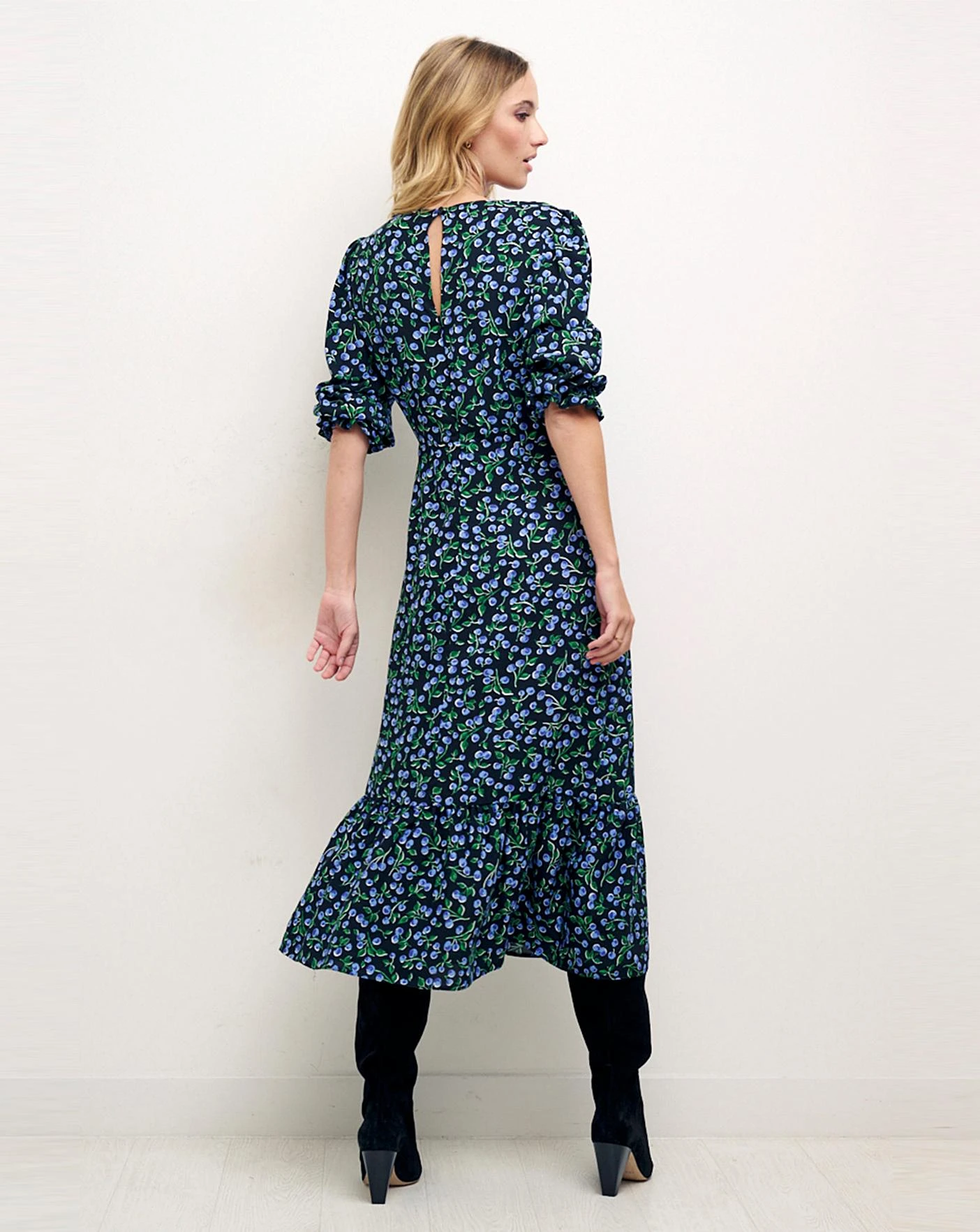 Nobody's Child Selena Long Sleeve Midi Dress| Black 4 Nobody's Child Selena Long Sleeve Midi Dress| Black - Image 4