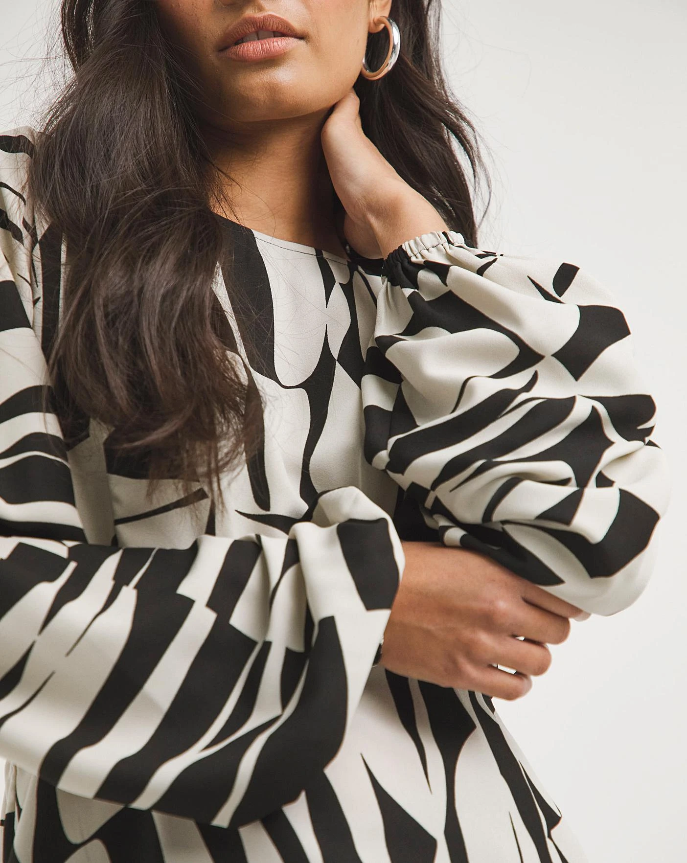 Mono Print Balloon Sleeve Tea Blouse| Mono Print 3 Mono Print Balloon Sleeve Tea Blouse| Mono Print - Image 3