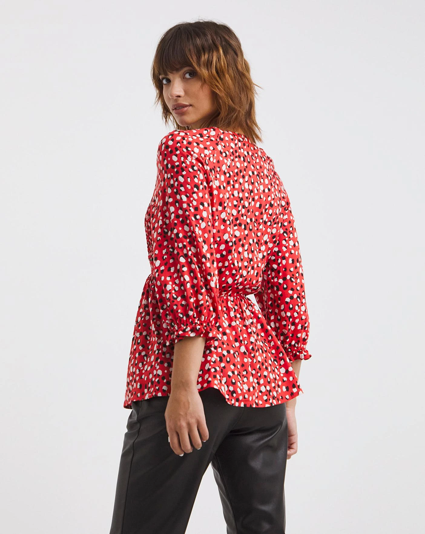 Red Print Shirred Bodice V Neck Top| Red Print 4 Red Print Shirred Bodice V Neck Top| Red Print - Image 4