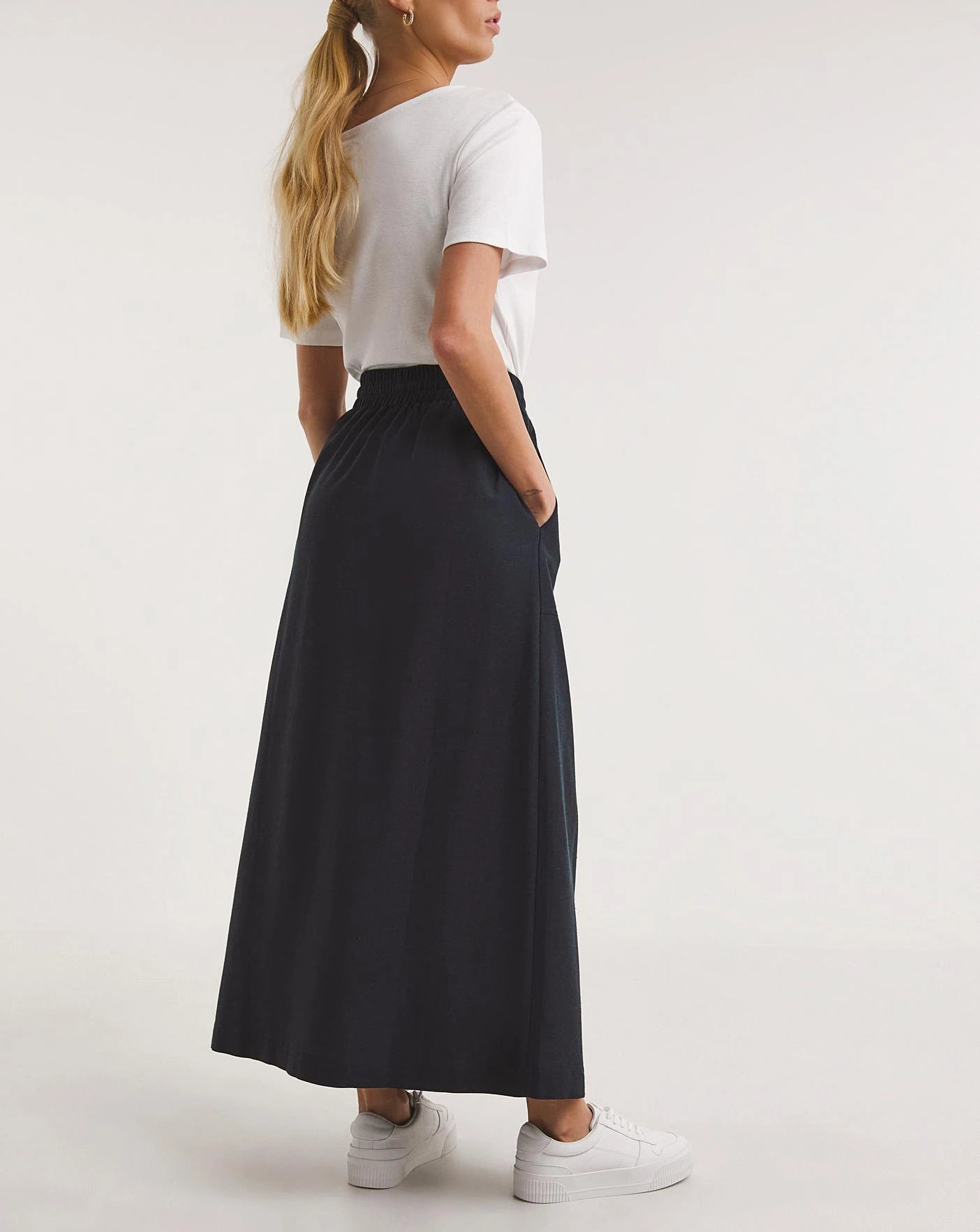 Navy Linen Mix Maxi Skirt| Navy 4 Navy Linen Mix Maxi Skirt| Navy - Image 4