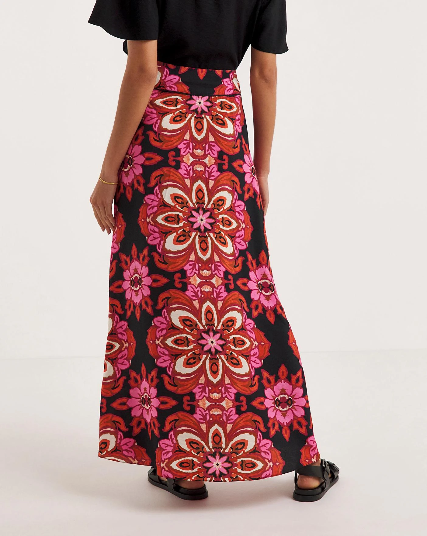 Ro&Zo Moroccan Rose Print Maxi Skirt| Black 2 Ro&Zo Moroccan Rose Print Maxi Skirt| Black - Image 2