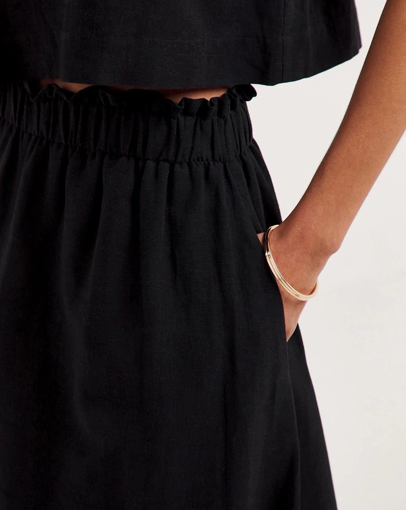 Ro&Zo Linen Blend Skirt| Black 4 Ro&Zo Linen Blend Skirt| Black - Image 4