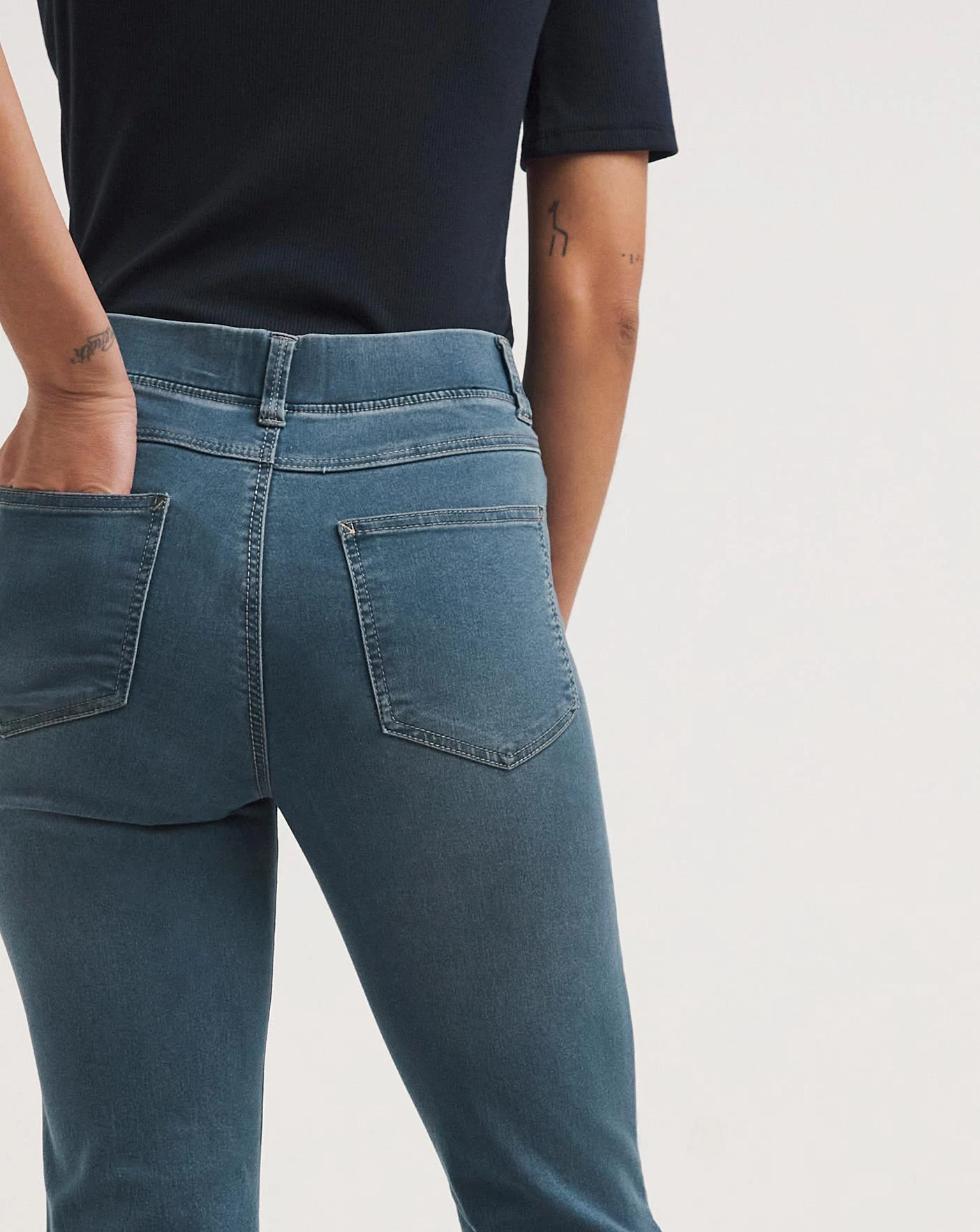 Erin Mid Blue Pull On Bootcut Jeggings| Mid Blue 4 Erin Mid Blue Pull On Bootcut Jeggings| Mid Blue - Image 4