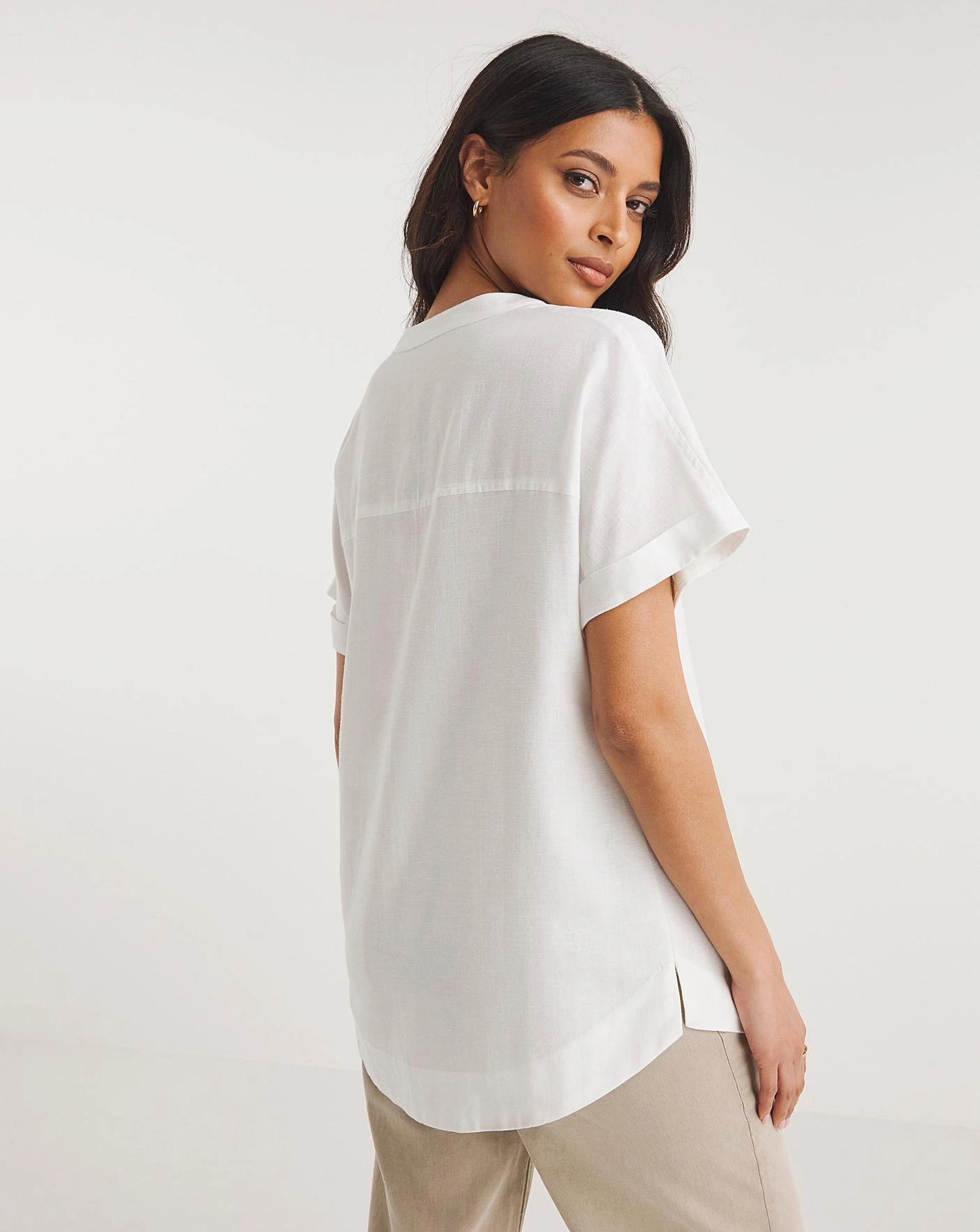 White Short Sleeved Linen Top| White 2 White Short Sleeved Linen Top| White - Image 2