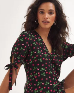 Joe Browns Tie Detail Woven Strawberry Print Top| Black Multi 6 Joe Browns Tie Detail Woven Strawberry Print Top| Black Multi -Cheap Wovinity Store y01ua243737w