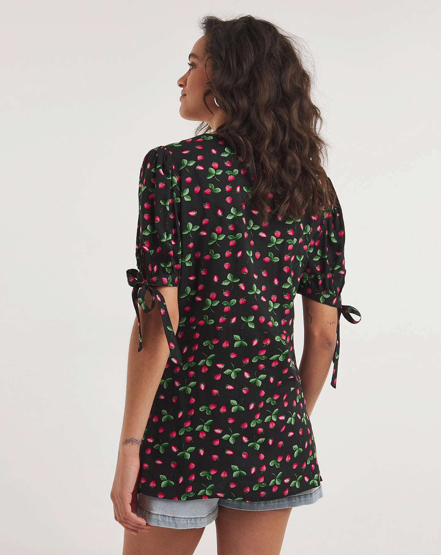 Joe Browns Tie Detail Woven Strawberry Print Top| Black Multi 4 Joe Browns Tie Detail Woven Strawberry Print Top| Black Multi - Image 4