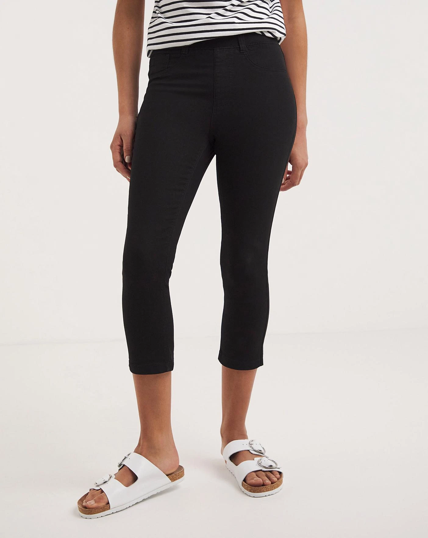 Amber Black Pull On Crop Jeggings| Black 4 Amber Black Pull On Crop Jeggings| Black - Image 4