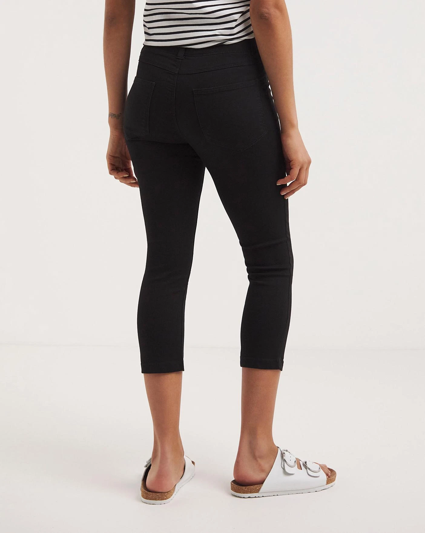 Amber Black Pull On Crop Jeggings| Black 3 Amber Black Pull On Crop Jeggings| Black - Image 3